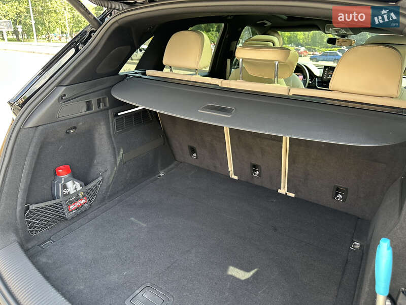 Позашляховик / Кросовер Audi Q5 2022 в Дніпрі