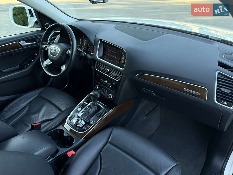 Внедорожник / Кроссовер Audi Q5 2015 в Самборе