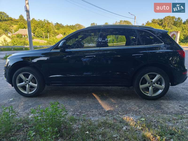 Внедорожник / Кроссовер Audi Q5 2016 в Обухове