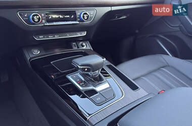 Внедорожник / Кроссовер Audi Q5 2023 в 