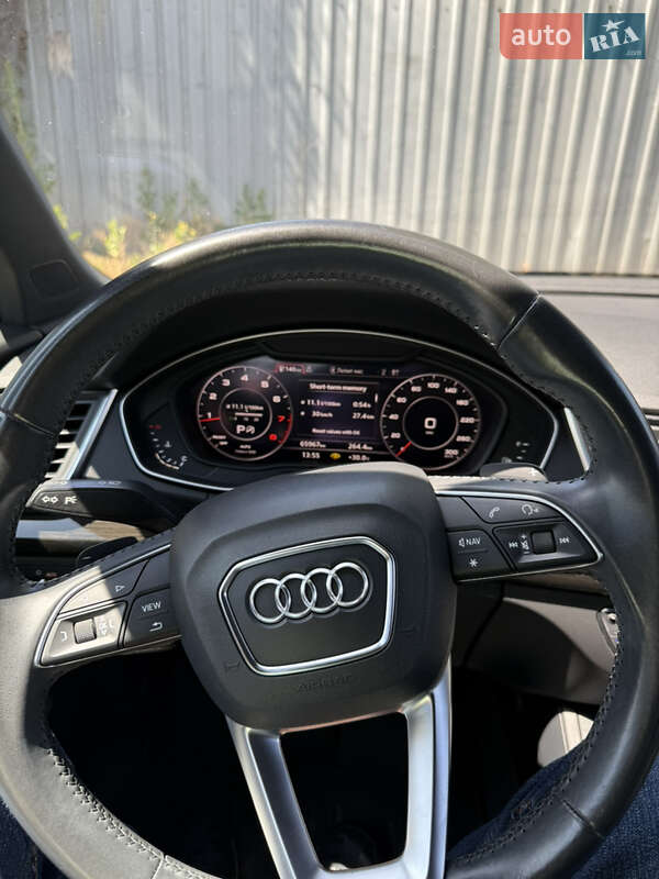 Внедорожник / Кроссовер Audi Q5 2018 в Киеве