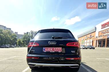 Позашляховик / Кросовер Audi Q5 2017 в 