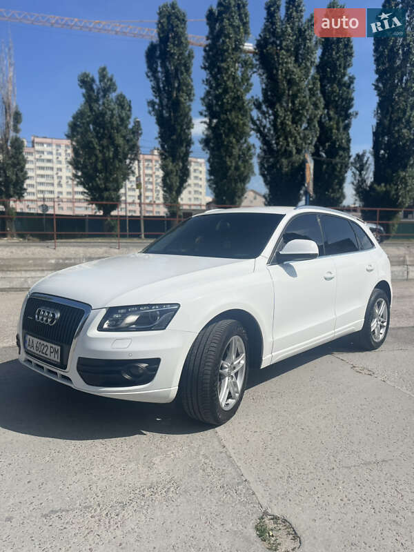 Внедорожник / Кроссовер Audi Q5 2009 в Софиевской Борщаговке