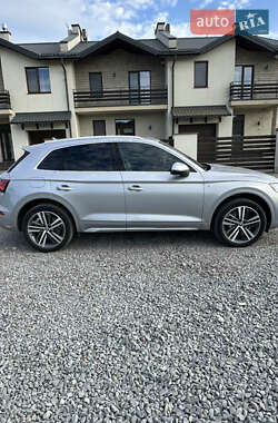 Внедорожник / Кроссовер Audi Q5 2022 в 