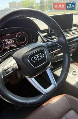 Внедорожник / Кроссовер Audi Q5 2018 в 