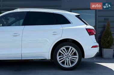 Внедорожник / Кроссовер Audi Q5 2019 в 