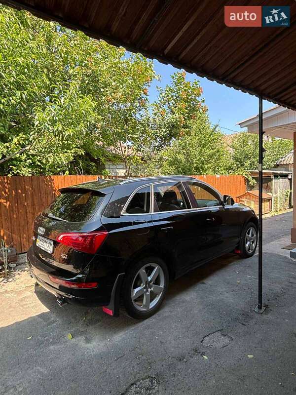 Позашляховик / Кросовер Audi Q5 2011 в Житомирі