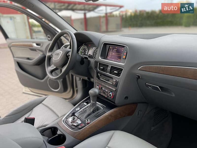 Позашляховик / Кросовер Audi Q5 2012 в Луцьку