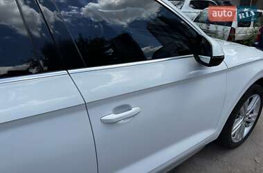 Внедорожник / Кроссовер Audi Q5 2017 в 