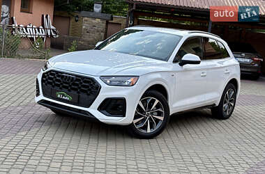 Позашляховик / Кросовер Audi Q5 2024 в 