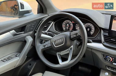 Позашляховик / Кросовер Audi Q5 2024 в 