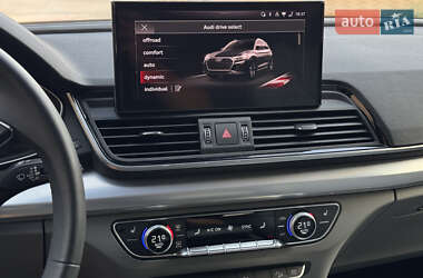 Позашляховик / Кросовер Audi Q5 2024 в 