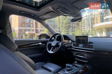 Внедорожник / Кроссовер Audi Q5 2018 в 