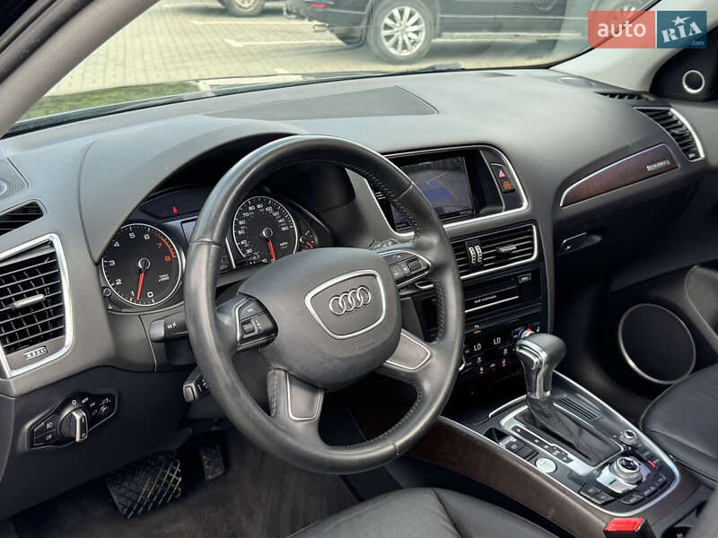 Внедорожник / Кроссовер Audi Q5 2015 в Самборе