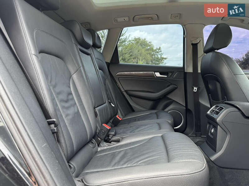 Внедорожник / Кроссовер Audi Q5 2015 в Самборе