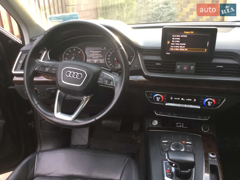 Внедорожник / Кроссовер Audi Q5 2017 в Ровно