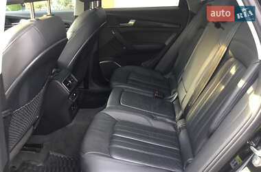 Внедорожник / Кроссовер Audi Q5 2017 в 