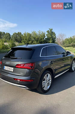 Внедорожник / Кроссовер Audi Q5 2018 в 