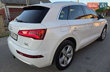 Внедорожник / Кроссовер Audi Q5 2018 в 
