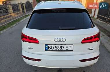 Внедорожник / Кроссовер Audi Q5 2018 в 