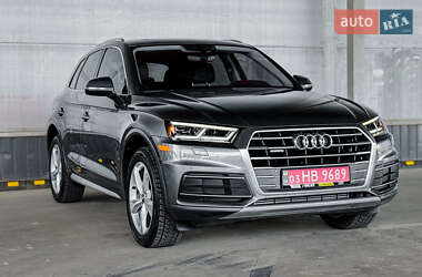 Внедорожник / Кроссовер Audi Q5 2018 в 