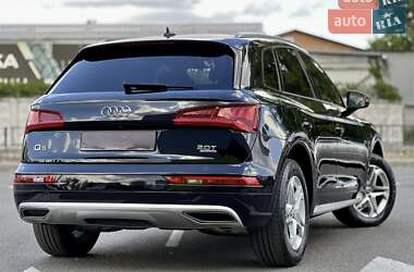 Позашляховик / Кросовер Audi Q5 2017 в 