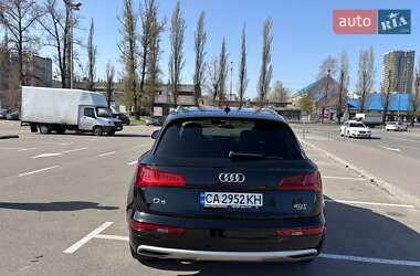 Позашляховик / Кросовер Audi Q5 2017 в 