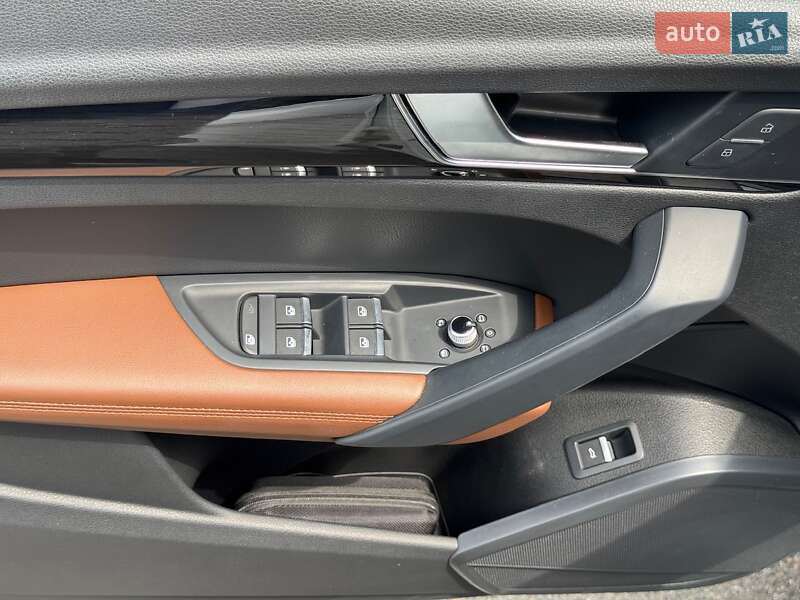 Позашляховик / Кросовер Audi Q5 2020 в Києві