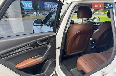 Внедорожник / Кроссовер Audi Q5 2020 в 