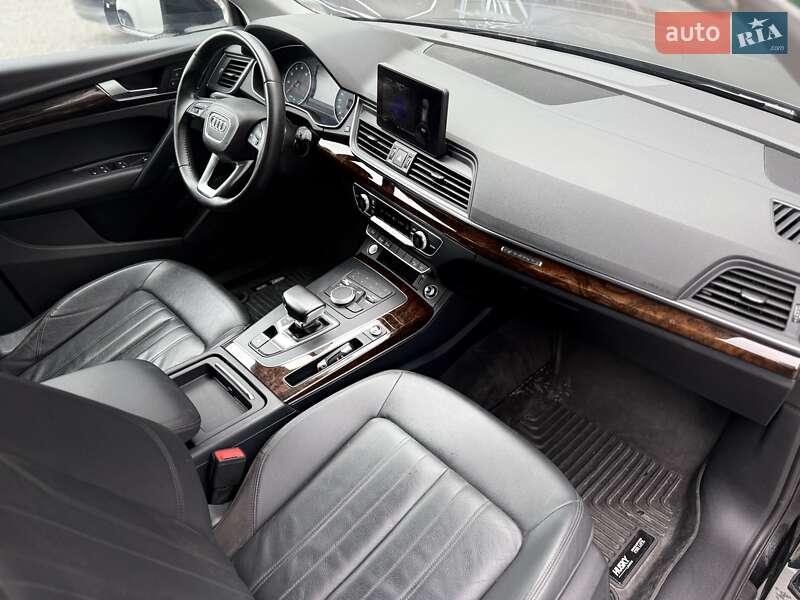 Позашляховик / Кросовер Audi Q5 2018 в Львові