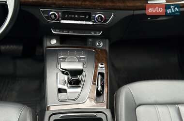 Внедорожник / Кроссовер Audi Q5 2018 в 