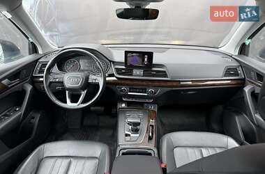 Внедорожник / Кроссовер Audi Q5 2018 в 