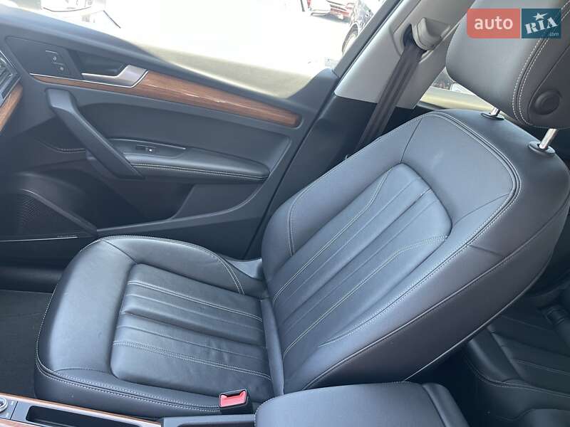 Позашляховик / Кросовер Audi Q5 2023 в Дніпрі