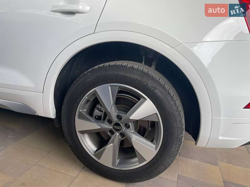 Позашляховик / Кросовер Audi Q5 2023 в Києві