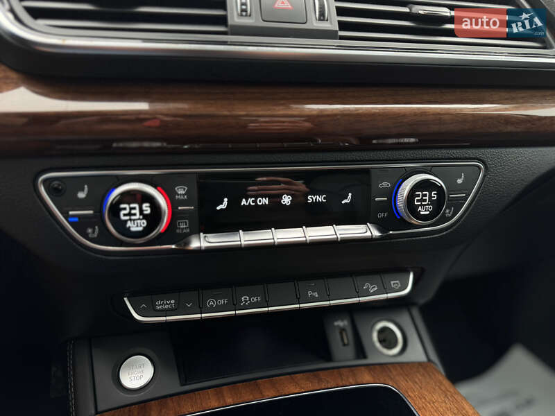 Внедорожник / Кроссовер Audi Q5 2023 в Ровно