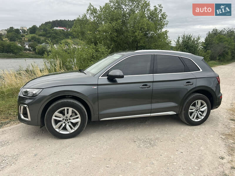 Внедорожник / Кроссовер Audi Q5 2022 в Киеве