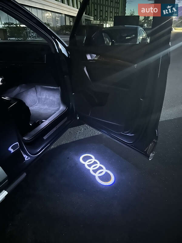 Внедорожник / Кроссовер Audi Q5 2022 в Киеве