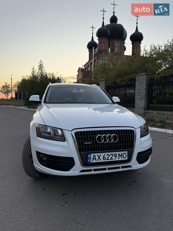 Внедорожник / Кроссовер Audi Q5 2010 в Харькове