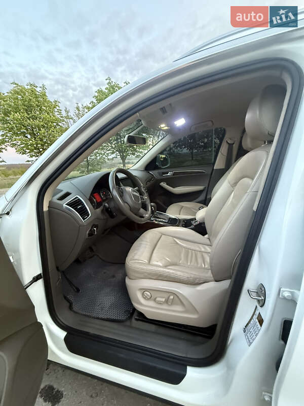 Внедорожник / Кроссовер Audi Q5 2010 в Харькове