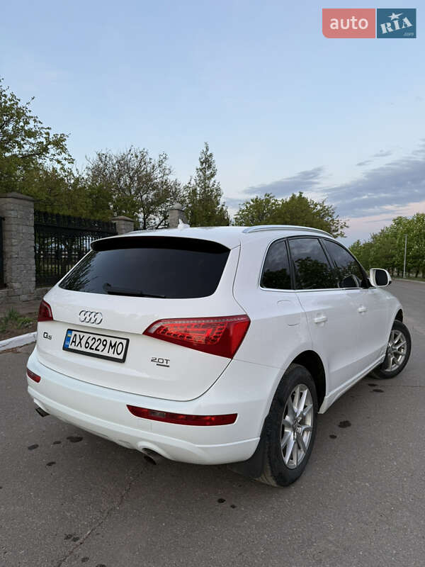Внедорожник / Кроссовер Audi Q5 2010 в Харькове
