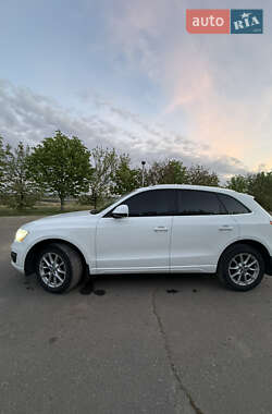 Внедорожник / Кроссовер Audi Q5 2010 в 