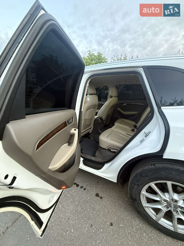 Внедорожник / Кроссовер Audi Q5 2010 в Харькове