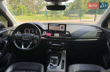 Внедорожник / Кроссовер Audi Q5 2021 в 