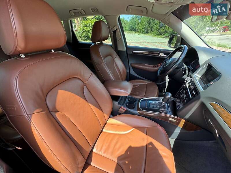 Внедорожник / Кроссовер Audi Q5 2010 в Запорожье