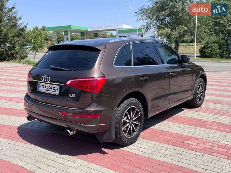 Внедорожник / Кроссовер Audi Q5 2010 в Запорожье