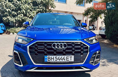 Позашляховик / Кросовер Audi Q5 2020 в 
