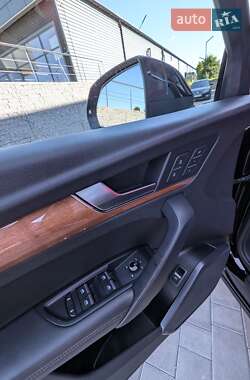 Позашляховик / Кросовер Audi Q5 2020 в 