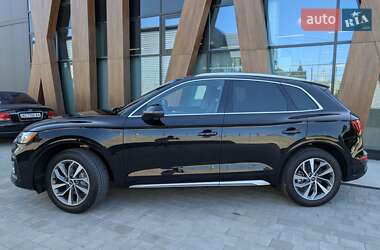 Позашляховик / Кросовер Audi Q5 2020 в 