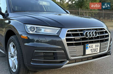 Позашляховик / Кросовер Audi Q5 2018 в 