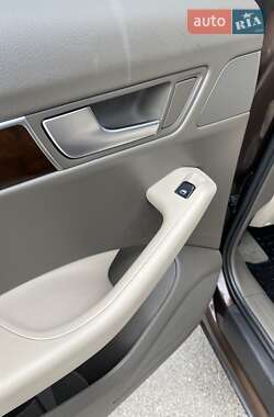 Внедорожник / Кроссовер Audi Q5 2012 в 